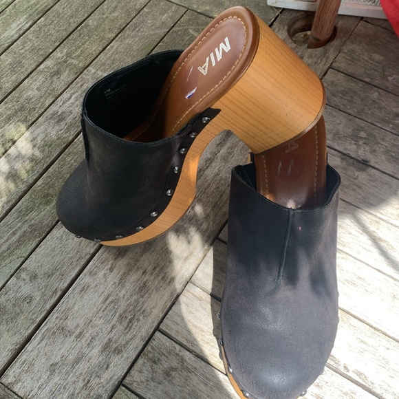 MIA Y2K Black Platform Clogs Women’s Size 8.5M - Picture 2 of 4